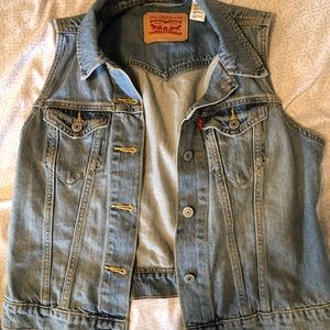 Levi’s denim vest